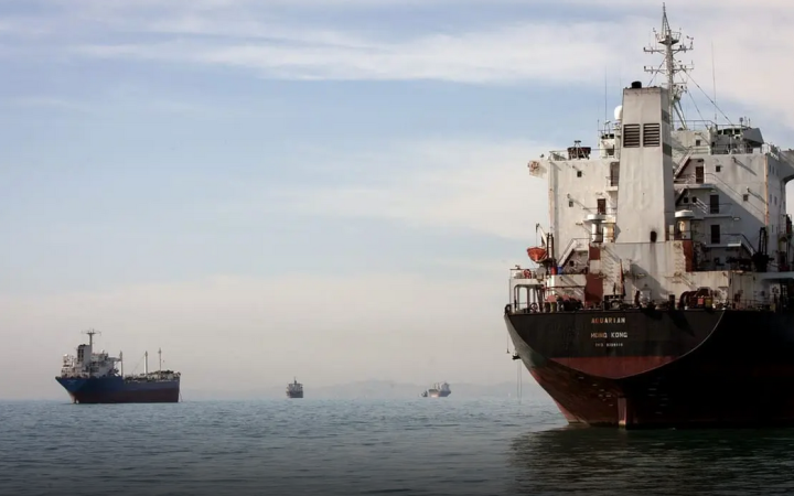 Due petroliere iraniane superano lo Stretto di Hormuz