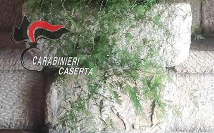 Sarcofago romano nel muro di un ristorante, scatta il sequestro