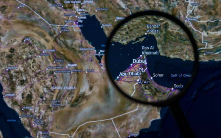 Resta il blocco navale Usa, Teheran richiude Hormuz