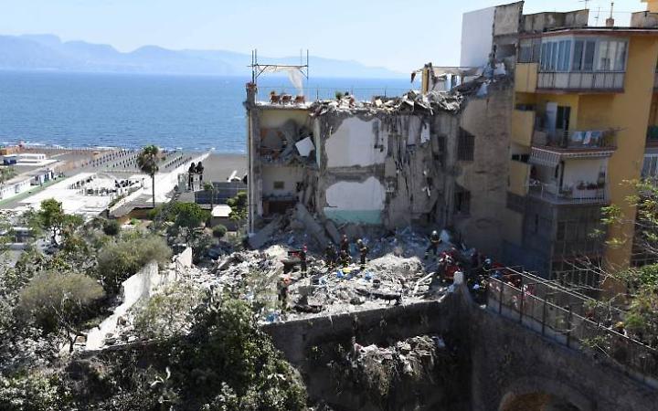 Palazzina crollata nel 2017, otto morti: processo da rifare