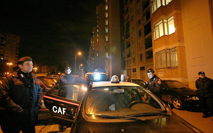 Sequestri di droga, 272 dosi pronte per la vendita a Scampia