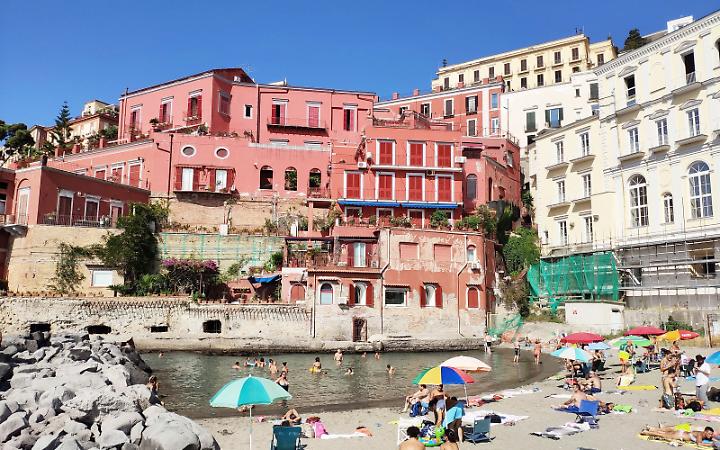 Spiagge libere, stop limiti di ingressi e di orario