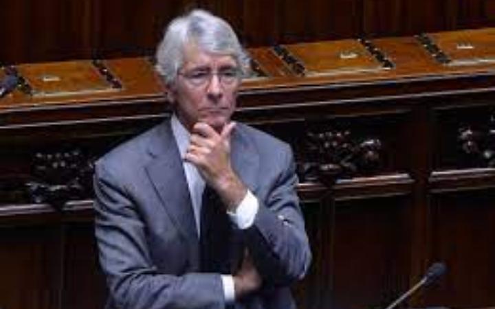 Ha ragione Abodi, non ci sia solo un cambio di regime ma di sistema