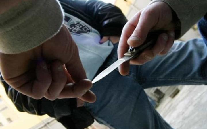 Accoltellato dopo lite, 16enne accusato di tentato omicidio